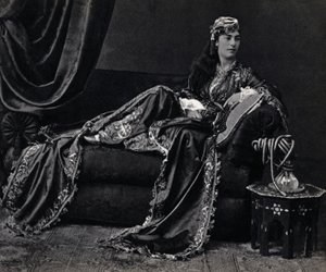 トルコ人女性の肖像写真、19世紀後半、パリColl.セルバ。 作： Unknown photographer