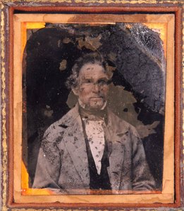 男性の肖像。1850年頃、フレーム下のダゲレオタイプ（Daguerre）。 作： Unknown photographer