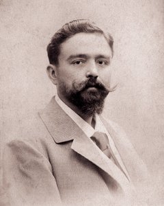 作曲家・ピアニストのアイザック・アルベニス（1860-1909）の35歳の時の肖像。1895年の写真。マドリード。アルベニス財団。 作： Unknown photographer