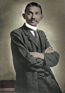 インドの政治的・精神的指導者、モハンダス・カラムチャンド・ガンジー（1869-1948）の肖像。 作： Unknown photographer