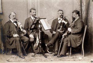 ヨアヒム・カルテットのメンバーの肖像、1900年頃（モノクロ写真）