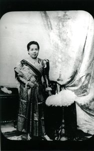 サオババ・ポンスリー王妃、1880年頃（モノクロ写真 作： Unknown photographer