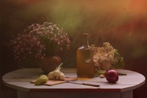 花を飾った収穫の食卓 作： UstinaGreen