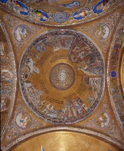 金色の背景にモーゼの生涯を描いたモザイク（ロマネスク、ビザンチン様式）が施されたドームの様子。ペンダントには、4人の預言者ソロモン、ダビデ、ゼカリヤ、マラキが描かれています。13世紀初頭のものです。サン・マルコ大聖堂（Basilica of San Marco 作： Veneto Byzantine School