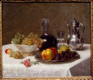 テーブルコーナー 果物（ブドウ、カリン、ナシ）、銀食器、ワインジョッキの静物画。ヴィクトリア・デュブール（1840-1926）による絵画 20世紀 日0,52x0,63 m グルノーブル、Musee des Beaux Arts 作： Victoria Dubourg