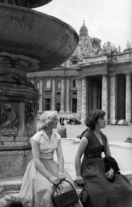 ローマの外国人、1960年頃（ゼラチンシルバープリント）