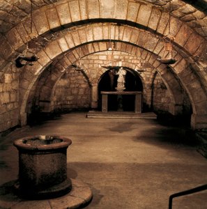 スペイン・パレンシア大聖堂 聖アントリンの地下室 7世紀（写真 作： Visigothic