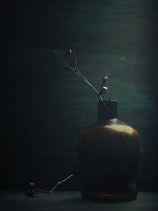  作： 