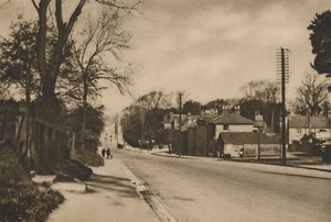 ドーバーへのローマの道がブラックヒースを越えてシューターズヒルを横断する場所、c1935。 作： W. Whiffin