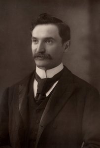 「ソロモン・ジョセフ・ソロモン（1860-1927） イギリスの肖像画・壁画画家。第一次世界大戦ではイギリス軍にカモフラージュを導入。(ウッドベリータイプ)