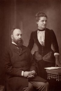 チャールズ＆エミリア・ウェントワース・ディルク夫妻（モノクロ写真）