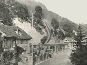 ピラトゥス鉄道の出発点、スイス、アルプナッハシュタット、1895年。 作： W and S Ltd