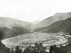 1895年、香港のモリソンズヒルからのレースコース。 作： W and S Ltd
