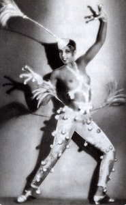 ジョセフィン・ベイカー 1927年頃（白黒写真） 作： Walery