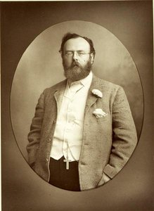 ロバート・ブキャナン（1841-1901）の肖像（モノクロ写真） 作： Walery Rzewuski
