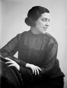 アニタ・ピットーニの肖像、1933年頃（モノクロ写真）
