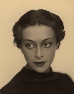 若い女性の肖像、トリエステ、1928年頃（ゼラチン・シルバー・プリント）