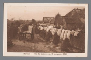 Borculo -- 1925 年 8 月 10 日のサイクロンの後 作： Weenenk and Snel