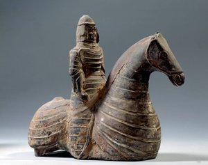 中国美術：鎧をまとった騎手の像（紀元前206年～紀元220年） 漢時代パリ市立セルヌスキ美術館 作： Western Han Dynasty Chinese School