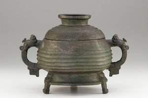 器（クエ）と蓋 前9～8世紀 青銅製 作： Western Zhou Dynasty Chinese School