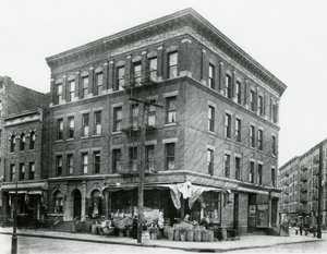 767 East 152nd Street、1915年12月7日 作： William Davis Hassler