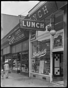 1916年5月2日、ニューヨーク市の202（または178）E. 125th Streetにあるカンタベリーランチの看板