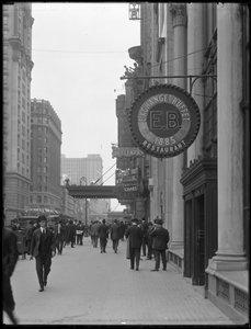 1916年5月2日、ニューヨーク市220 W. 42ndストリートでの交換ビュッフェの看板 作： William Davis Hassler