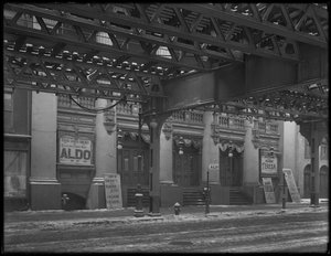 タリア劇場の外のイタリアの看板、46 Bowery、ニューヨーク市、1916年3月