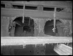 W. 129th Street下水道、ニューヨーク、1911年の内部を表示