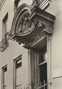 ロンドン、グロスヴェナー・ロード9番地のドアウェイ（モノクロ写真 作： William Galsworthy Davie