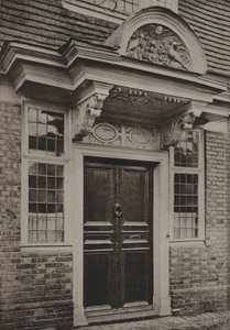 サセックス州、バーウォッシュのドアウェイ（モノクロ写真 作： William Galsworthy Davie