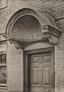 ヘレフォードシャー州レッドベリーのドアウェイ（モノクロ写真 作： William Galsworthy Davie