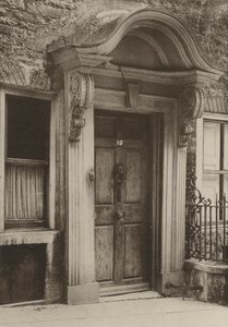 ノーサンツ州スタンフォードのドアウェイ（モノクロ写真 作： William Galsworthy Davie