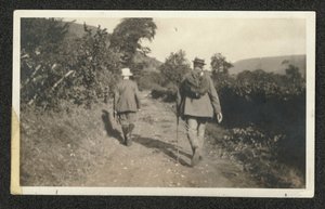 Ralph Vaughan Williams and Gustav Holst walking in the Malvern Hills, September 1921 (b/w photo)   1351368   ja       japanese Successfully Translated  Original: Seascape Translat: Seascape 1259706 ja japanese Successfully Translated Original: The Passion: 作： William Gillies Whittaker