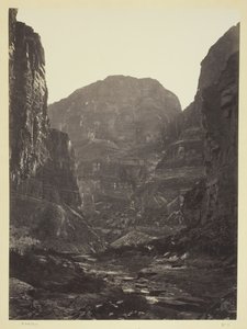 カナブ・ウォッシュのカノン、コロラド川、南を望む、1872年。 作： William H. Bell