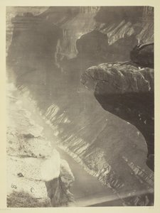 グランドカノンの南側を見る、コロラド川、シェーブウィッツ交差部、1872年。 作： William H. Bell