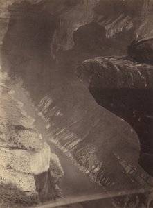 グランドカノンの南側を見る、コロラド川、シェーブウィッツ交差部、1872年。 作： William H. Bell