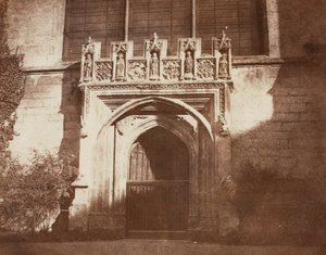 古代の扉、マグダレン カレッジ、オックスフォード 作： William Henry Fox Talbot
