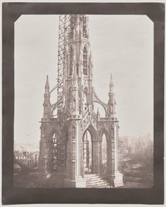 サー・ウォルター・スコットの記念碑（エディンバラ 作： William Henry Fox Talbot