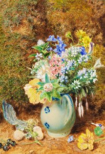 ヒースと小さな花が入ったペールブルーのチャイナ水差し、1860年頃
