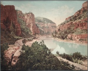 エコークリフ、グランドリバーキャニオン、1890年代。 作： William Henry Jackson