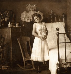 &39;Oh That Corset&39; &39;After the Opera&39;、c.1900（sepia photo）（see 473262）