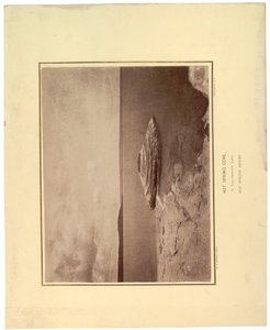 イエローストーン湖の温泉コーン、1871年（セピア写真） 作： William Hicks Jackson