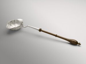 パンチまたはトディレードル、c。 1754-1785（銀と正体不明の木材） 作： William Hollingshead