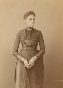 女性のキャビネットカード、1885年～1892年 作： William J. Kuebler