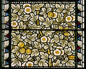 Kirkcaldy Old Kirk、Morris＆Co.、William Morris、Wild Roses＆Hazelnuts、1886 作： William Morris