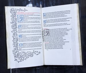 愛は十分です、ケルムスコットプレスによって発行されました 作： William Morris