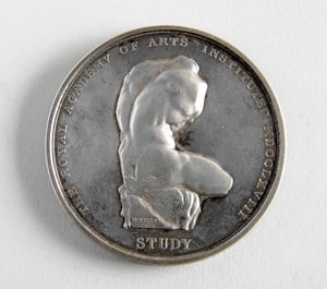 1884年12月10日、ジョージ・フランプトン氏にR.A.メダルを授与（金属製フィギュアの最優秀モデルに対して 作： William Wyon