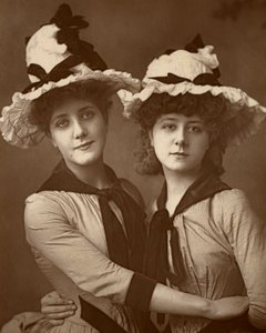 2つのバラ、モーデミレットとアニーヒューズ、イギリスの女優、1888年 作： William and Daniel Downey