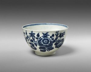 茶碗、c。 1770-1783（転写印刷付きのソフトペースト磁器） 作： Worcester Porcelain Manufactory